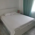 Bloom Box Apartment *