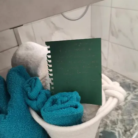 Apartment Bloom Box *